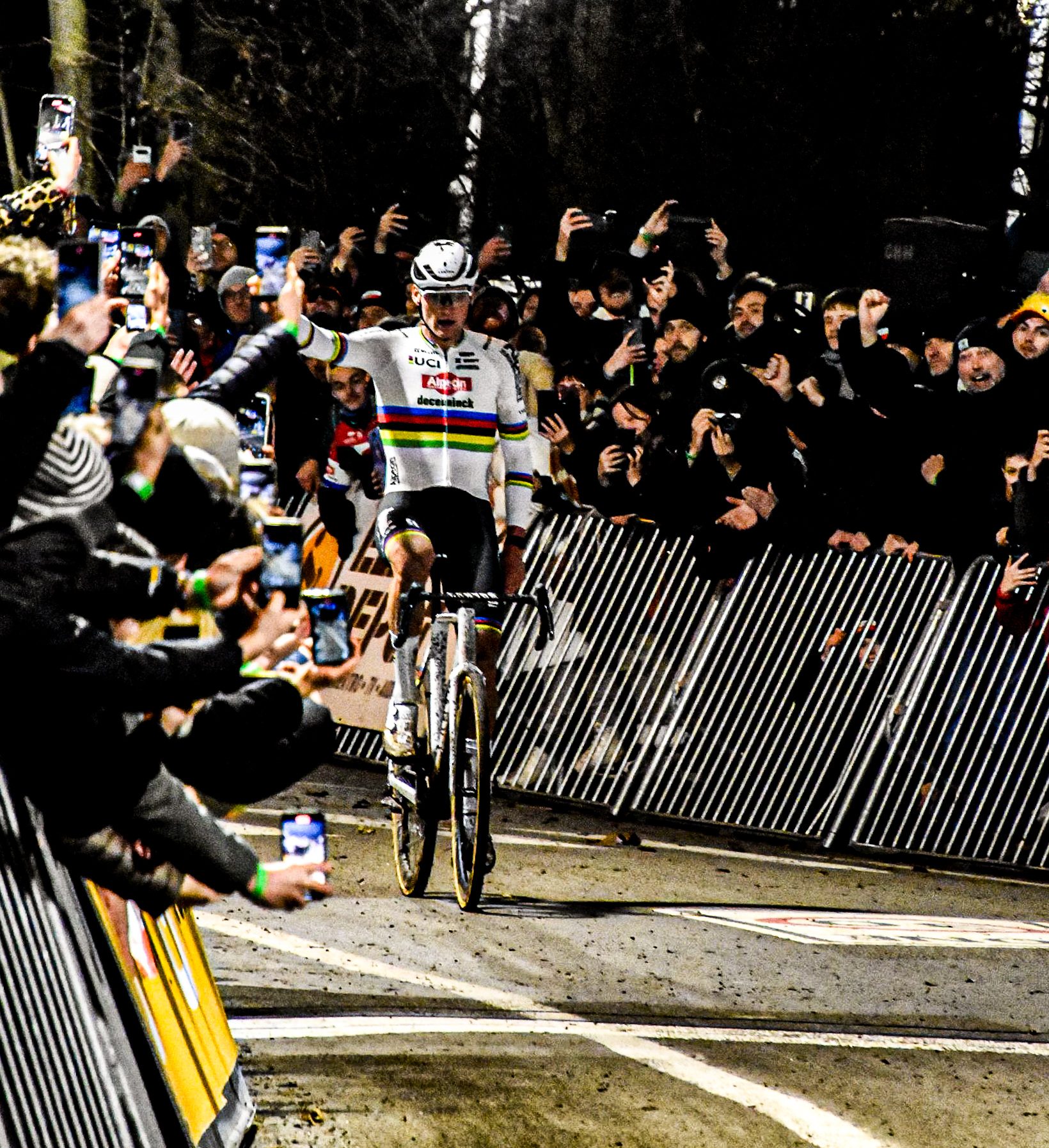 Cross 2023
